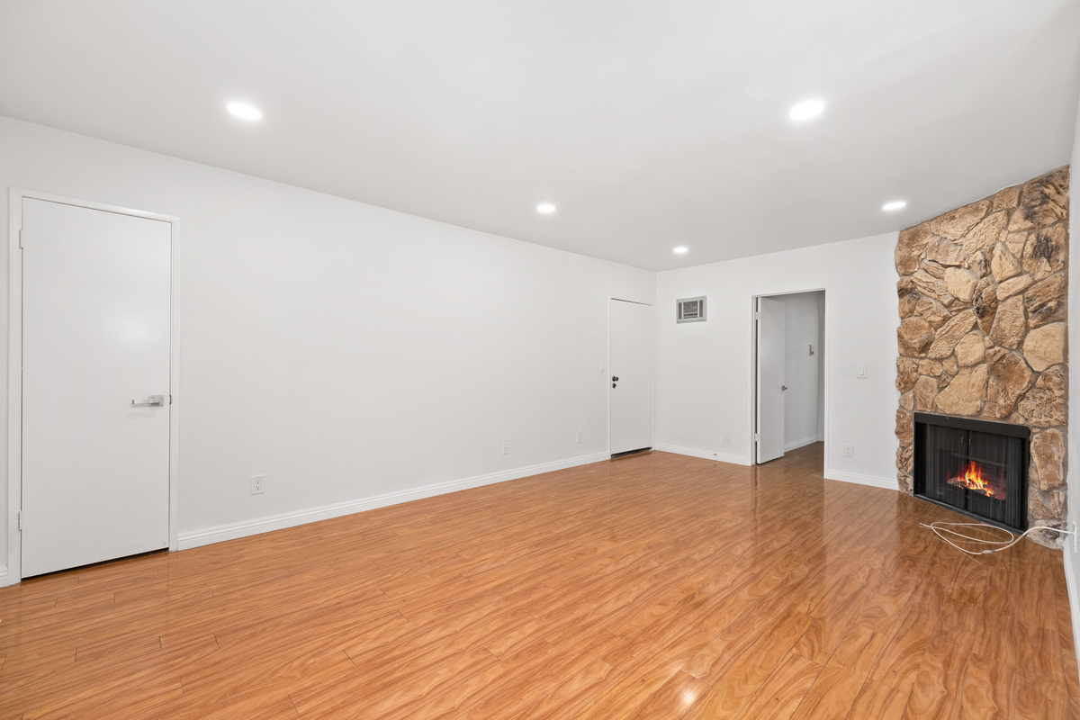Sawtelle, ucla, 1914 Corinth Ave APT 207, Los Angeles, CA 90025, USA, Photo:27