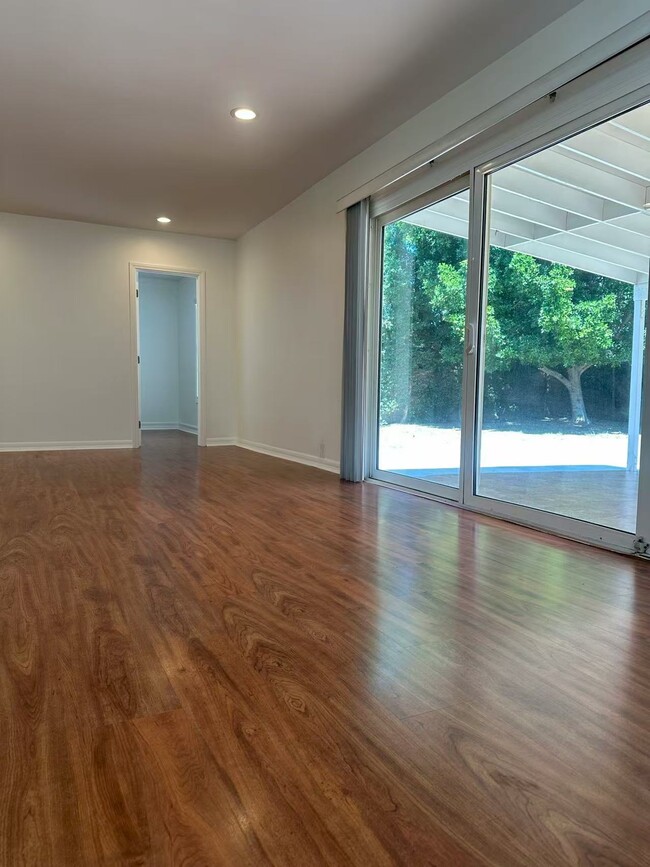 18241 Schoenborn St, csun, 18241 Schoenborn St, Northridge, CA 91325, Photo:2