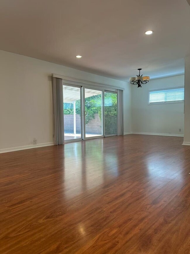 18241 Schoenborn St, csun, 18241 Schoenborn St, Northridge, CA 91325, Photo:1