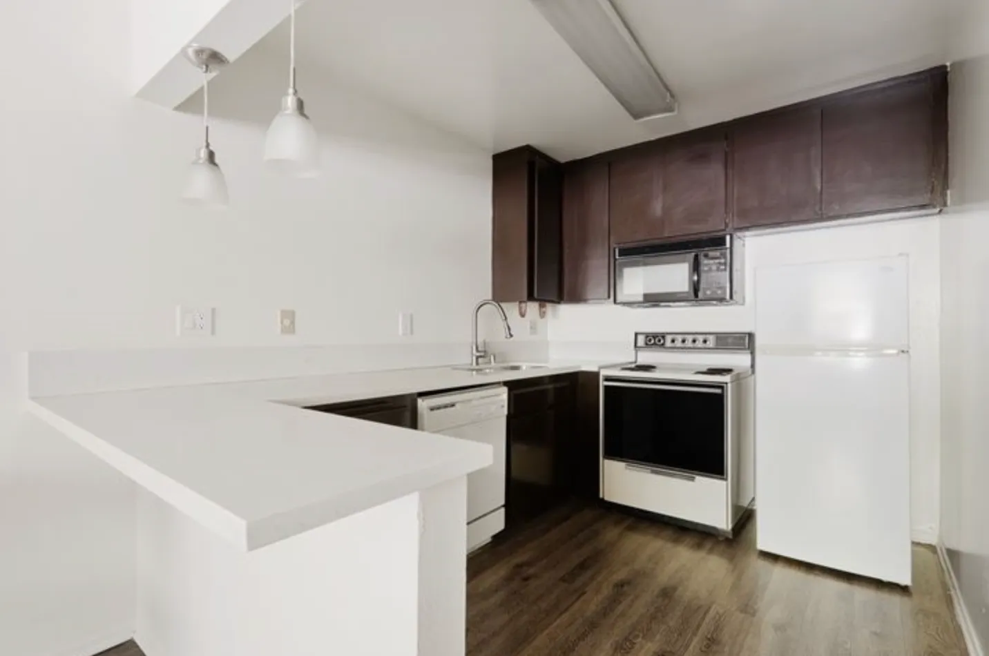 1125-1137 W 36th Pl, undefined, 1125 W 36th Pl, Los Angeles, CA 90007, USA, Photo:2