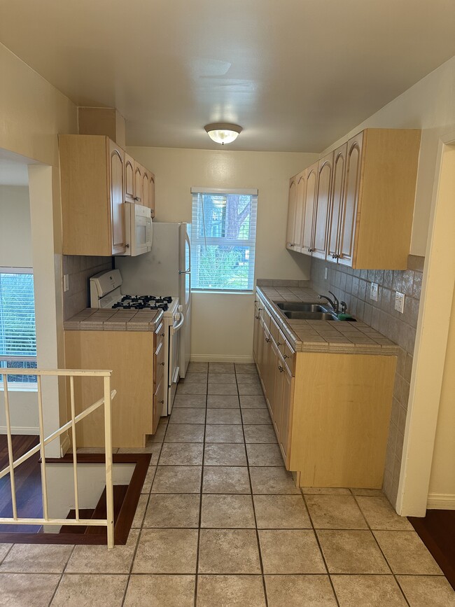 1034 9th St, undefined, 1034 9th St, Santa Monica, CA 90403, Photo:4