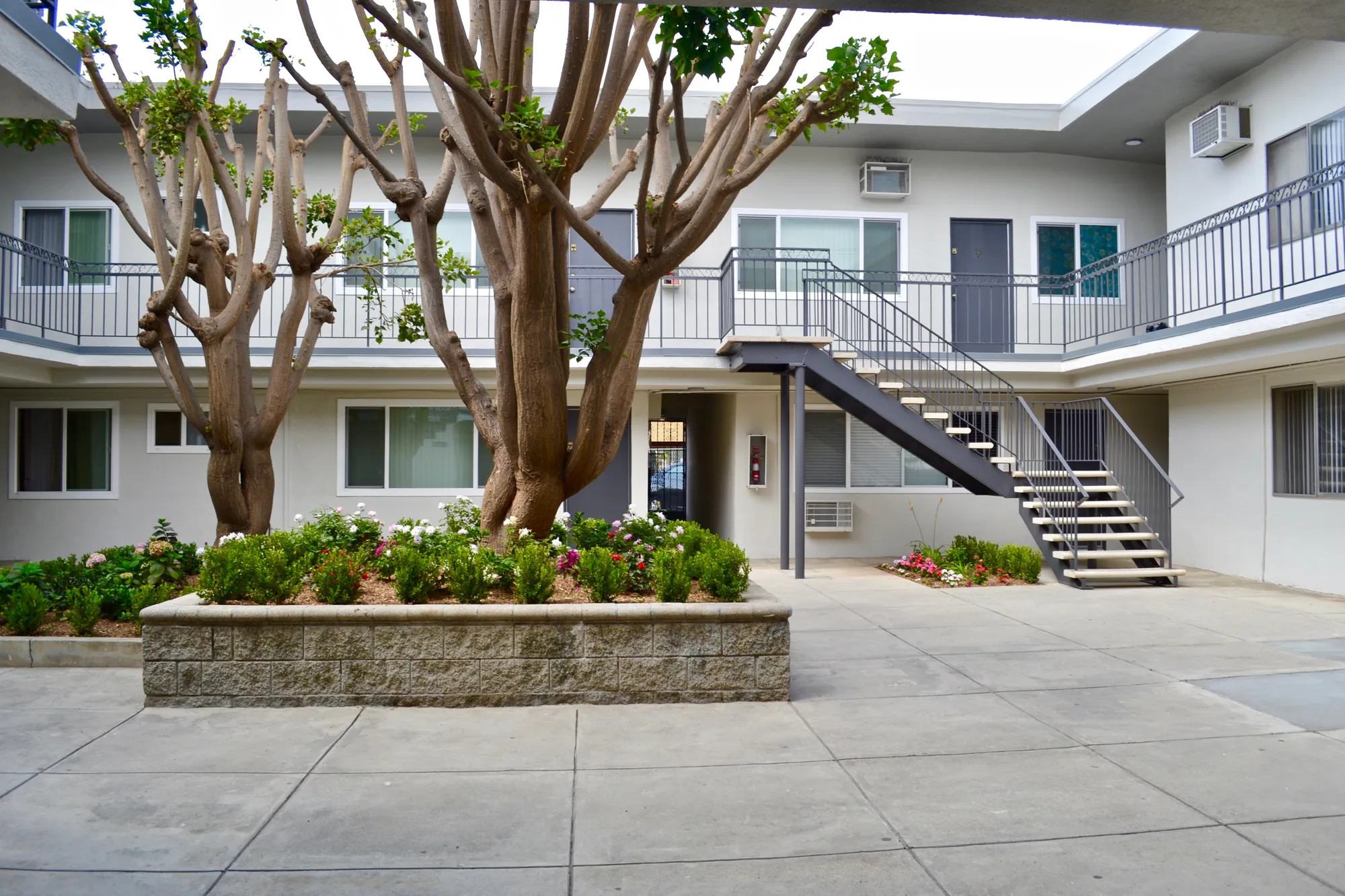 The Jewel , undefined, 2801 Orchard Ave., Los Angeles, CA 90007, USA, Photo:1