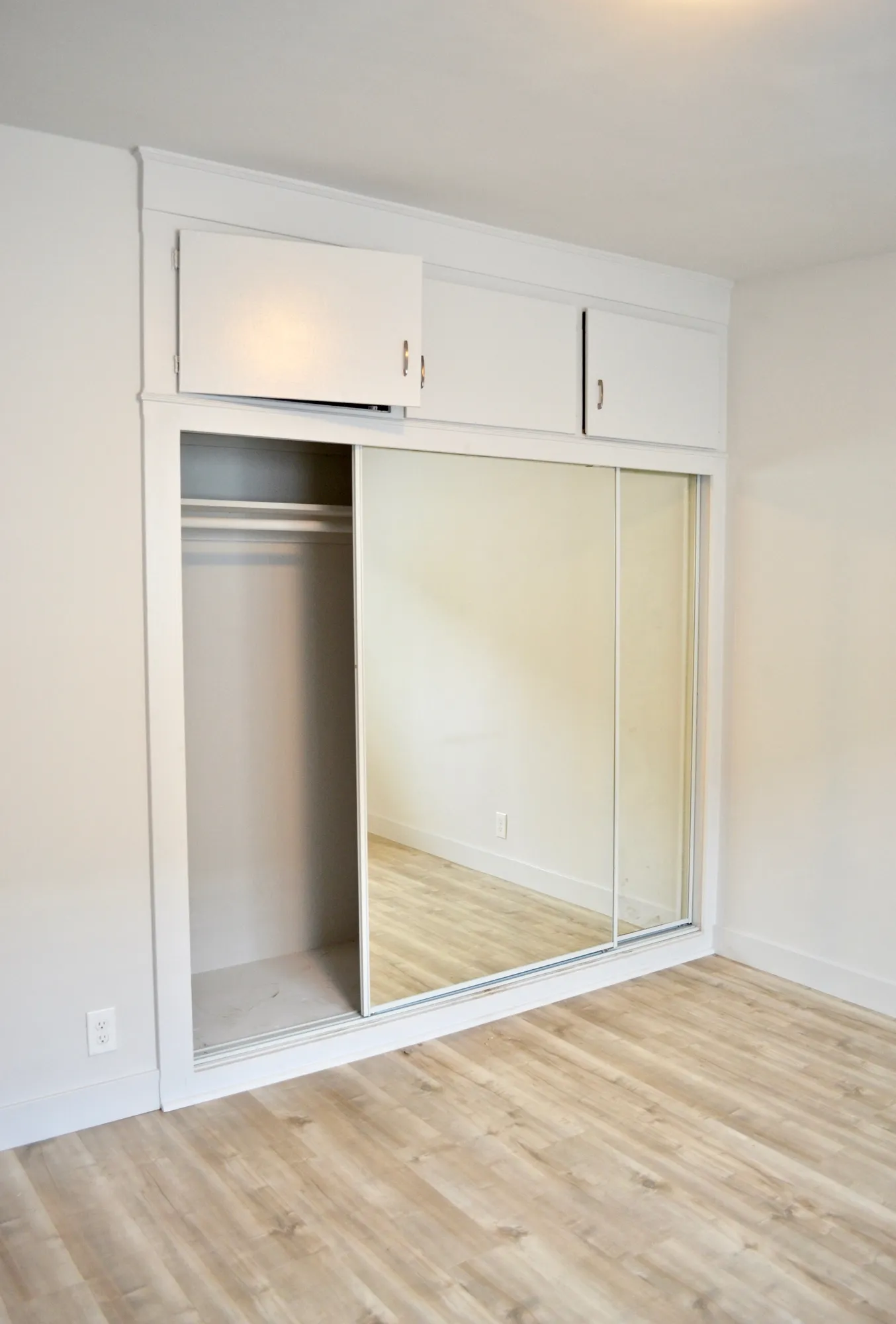 The Jewel , undefined, 2801 Orchard Ave., Los Angeles, CA 90007, USA, Photo:4