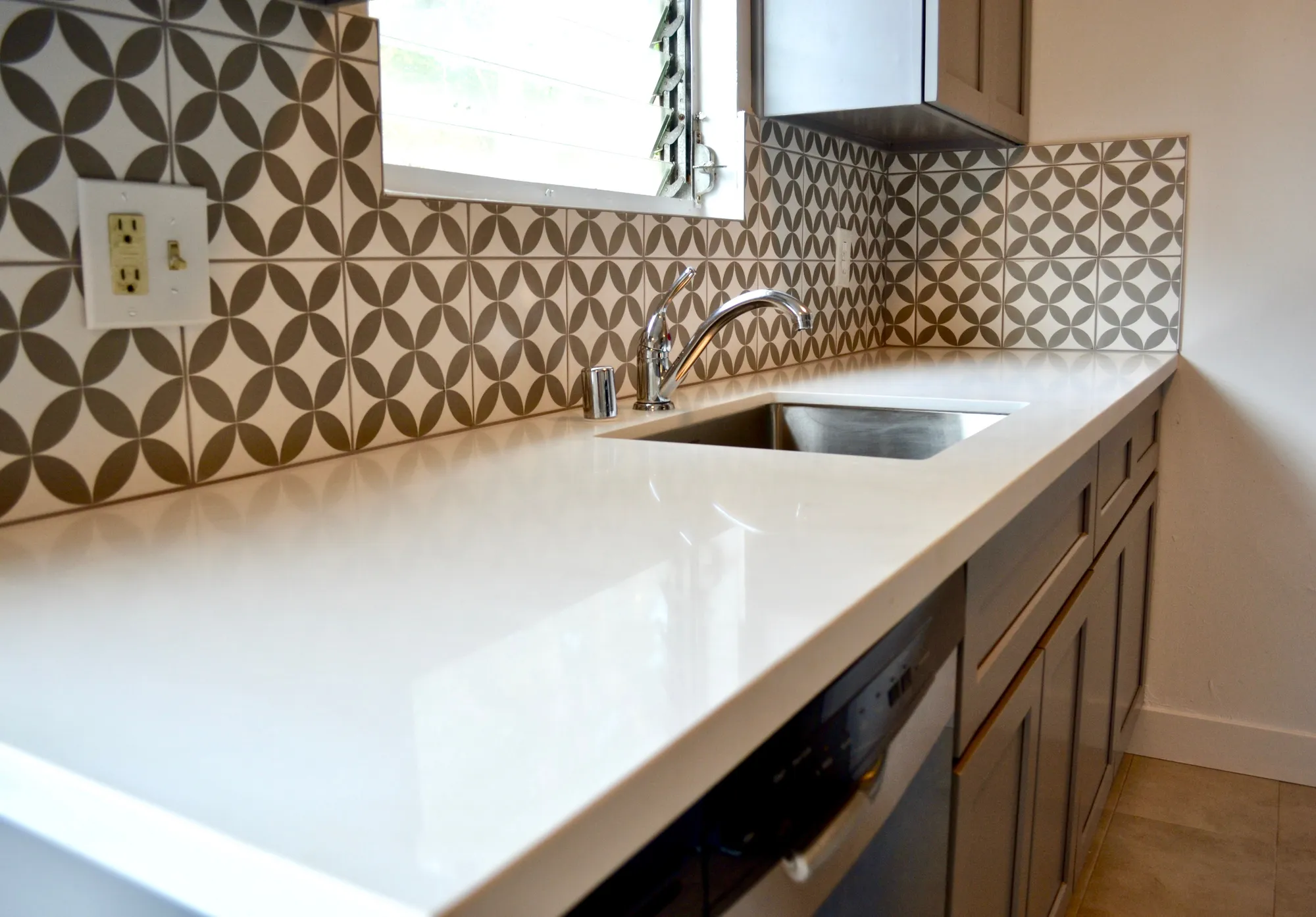 The Jewel , undefined, 2801 Orchard Ave., Los Angeles, CA 90007, USA, Photo:8