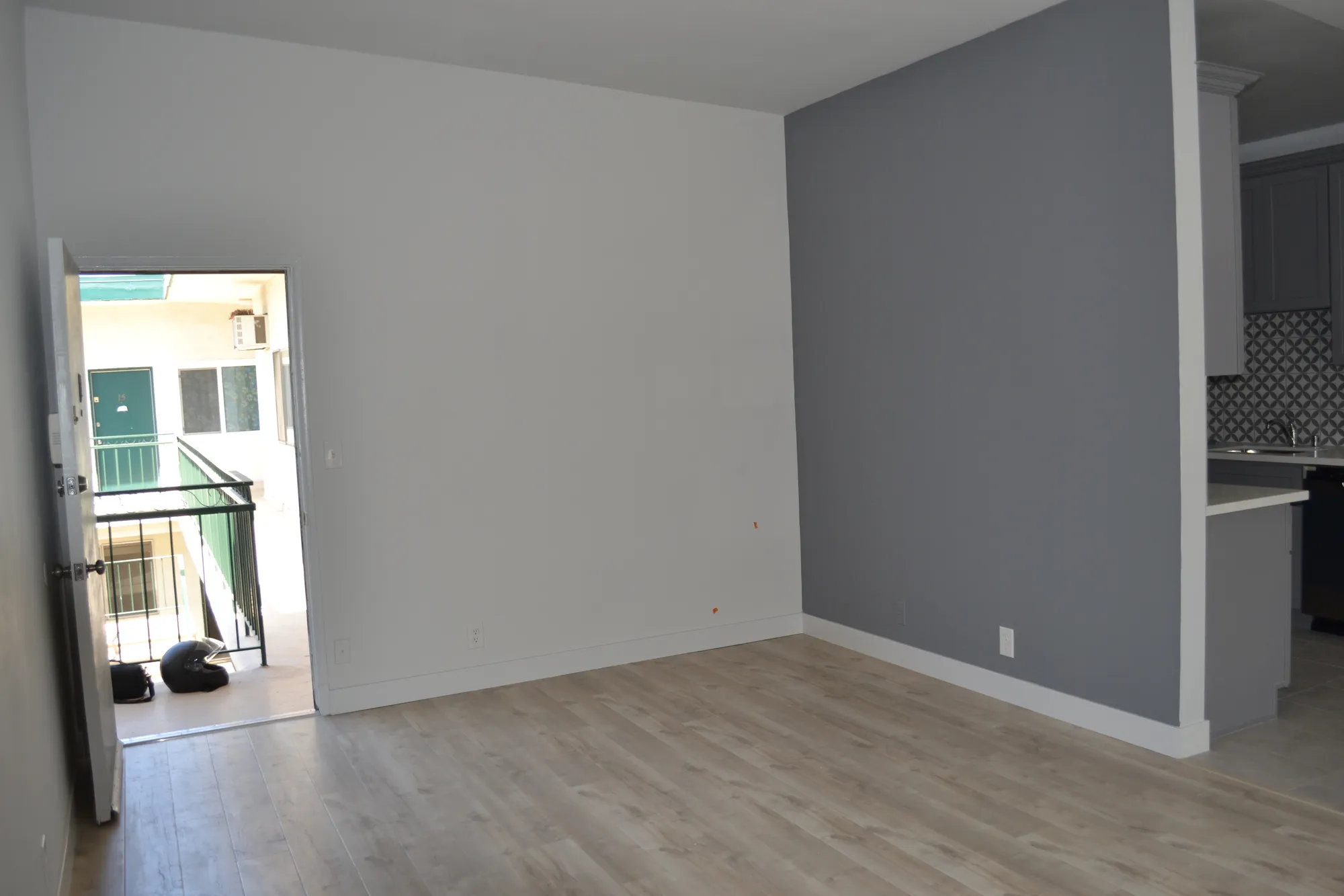 The Jewel , undefined, 2801 Orchard Ave., Los Angeles, CA 90007, USA, Photo:11