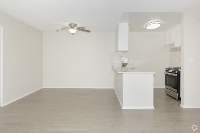 10435 Lindley Ave, csun, 10435 Lindley Ave, Northridge, CA 91326, Photo:2