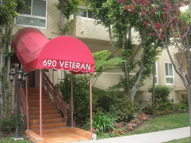 690 Veteran - Student Housing near UCLA