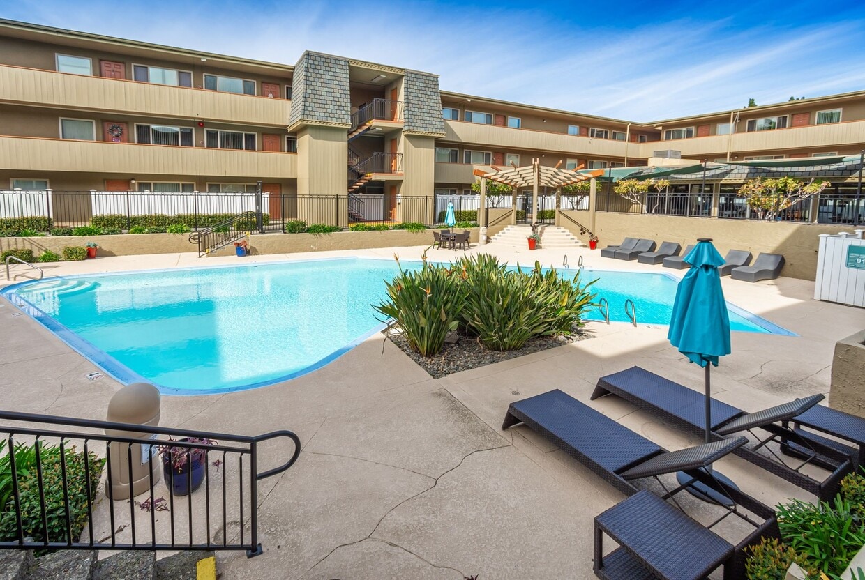 University Court, undefined, 515-545 Sycamore Ln, Davis, CA 95616, Photo:0