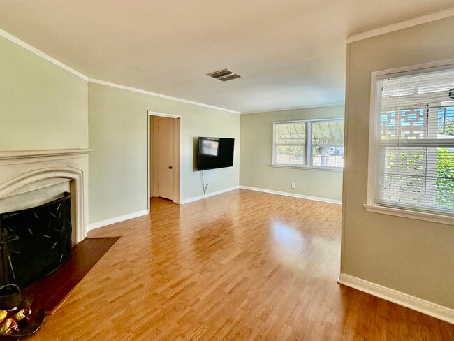 7451 Wish Ave, csun, 7451 Wish Ave, Van Nuys, CA 91406, Photo:2