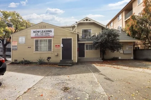 1238 W Adams Blvd exterior