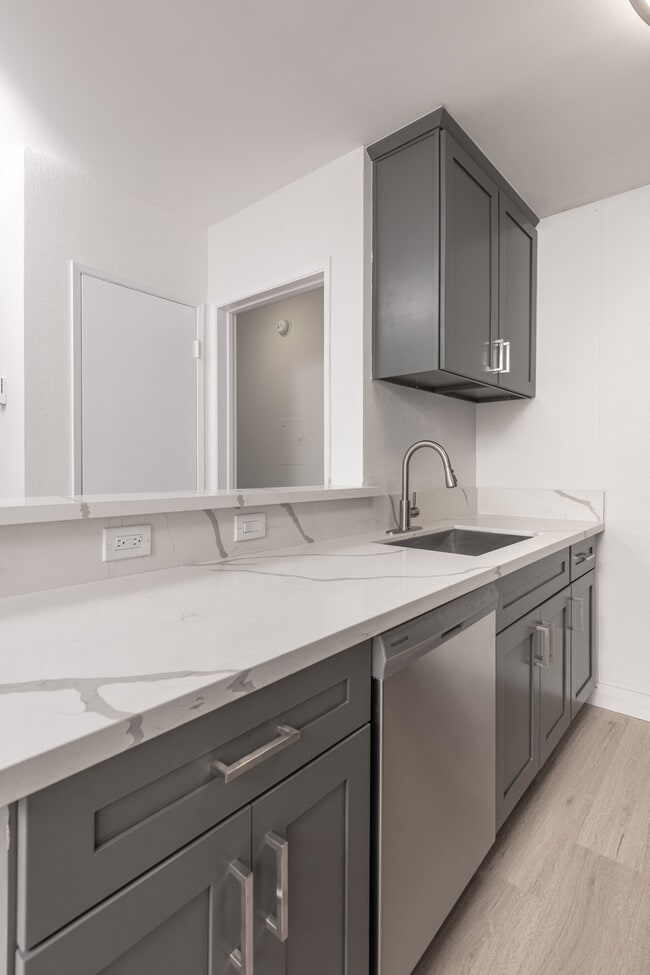 1834 Bentley, undefined, 1834 S Bentley Ave, Los Angeles, CA 90025, Photo:4