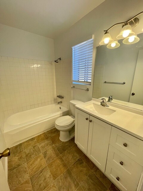 Vista Capri East Apts, undefined, 4666 63rd St, San Diego, CA 92115, Photo:2