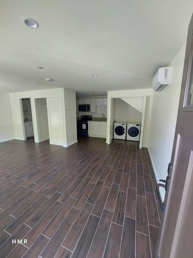 749 1/2 E Ave 43, undefined, 749 1/2 E Ave 43, Los Angeles, CA 90031, Photo:2