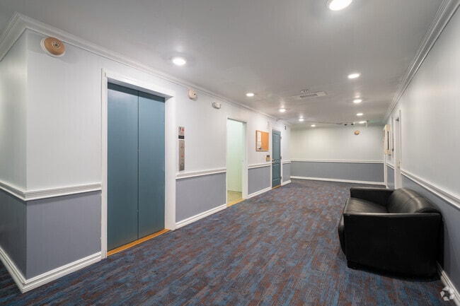 Quarryridge Apartments, undefined, 4421 Gilbert St, Oakland, CA 94611, Photo:3