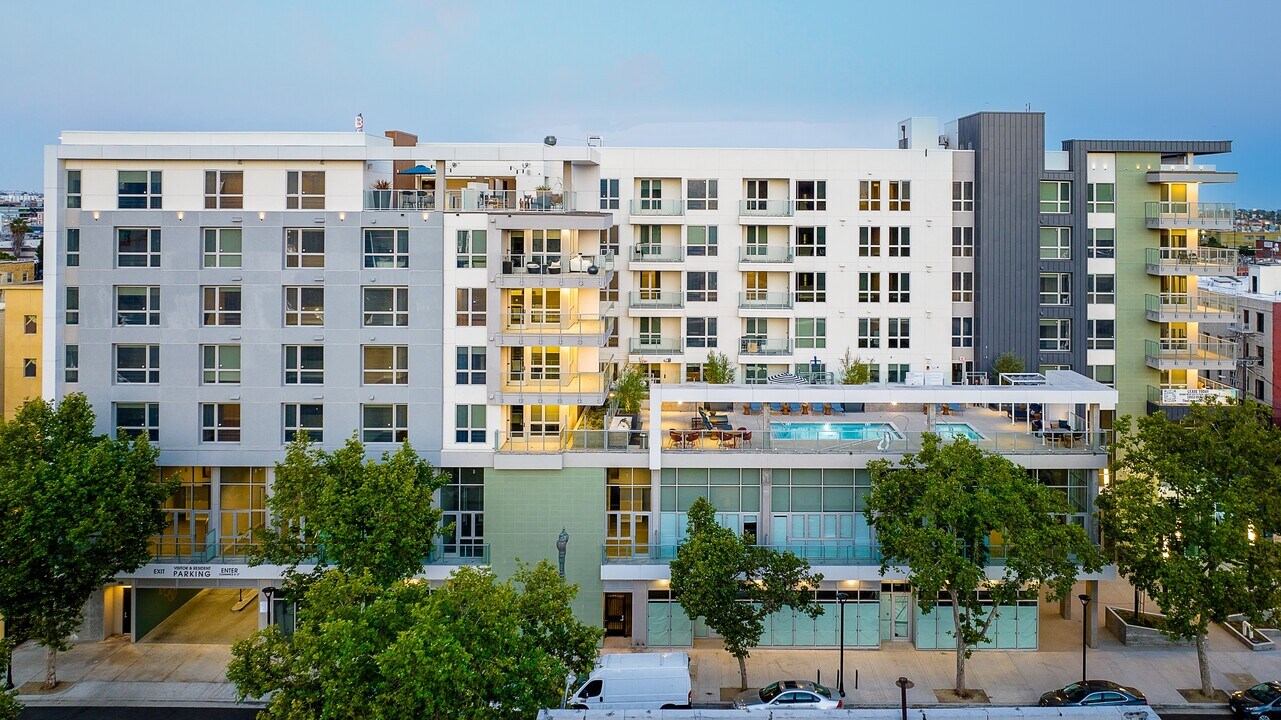 Emerald, usc, 215 W 14th St, Los Angeles, CA 90015, USA, Photo:7