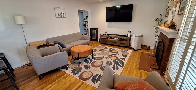 16915 Lanark St, csun, 16915 Lanark St, Van Nuys, CA 91406, Los Angeles County, California, United States, Photo:2