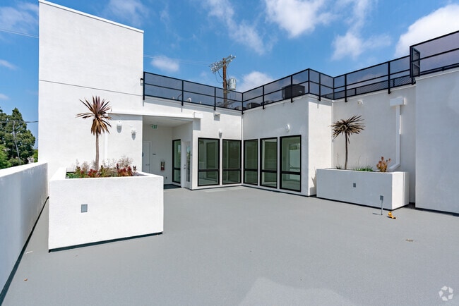 Lido Apartments - 1550 Brockton Ave, undefined, 1550 Brockton Ave, Los Angeles, CA 90025, Photo:4