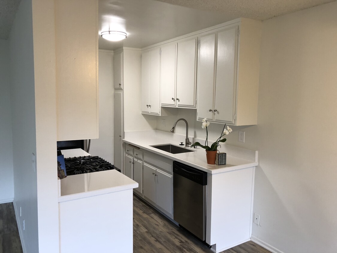 Centinela Apartments, undefined, 3404 S Centinela Ave, Los Angeles, CA 90066, Photo:0