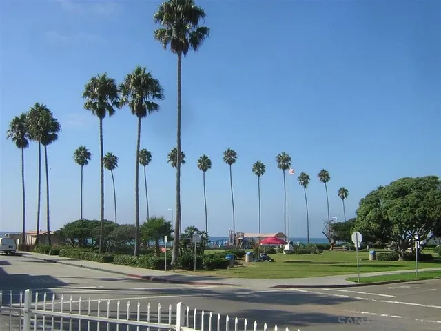 8153 Camino Del Oro - Student Housing near UCSD