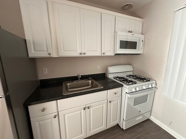 77 Fortyfive, csun, 7745 Reseda Blvd, Reseda, CA 91335, Photo:1