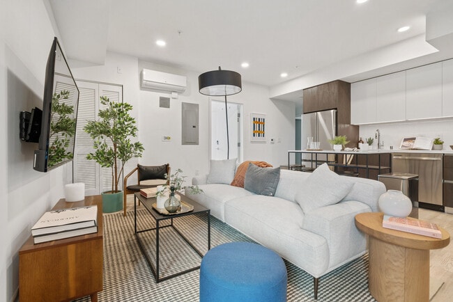 Solaire Venice, undefined, 12518 Venice Blvd, Los Angeles, CA 90066, United States, Photo:2