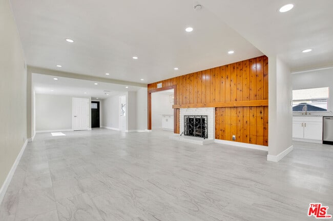 18800 Cohasset St, csun, 18800 Cohasset St, Los Angeles, CA 91335, Photo:2