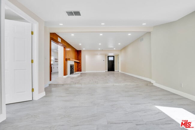 18800 Cohasset St, csun, 18800 Cohasset St, Los Angeles, CA 91335, Photo:3