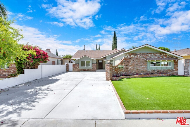 18800 Cohasset St, csun, 18800 Cohasset St, Los Angeles, CA 91335, Photo:1