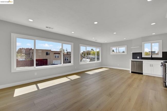 1120 59th St, undefined, 1120 59th St, Oakland, CA 94608, Alameda County, Photo:2