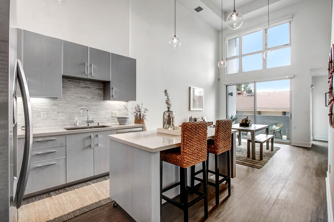 The BW by CLG, ucla, 1168 S Barrington Ave, Los Angeles, CA 90049, USA, Photo:5
