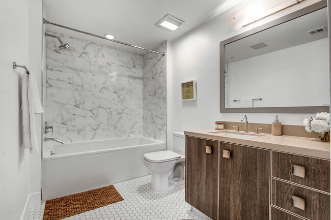 The BW by CLG, ucla, 1168 S Barrington Ave, Los Angeles, CA 90049, USA, Photo:8