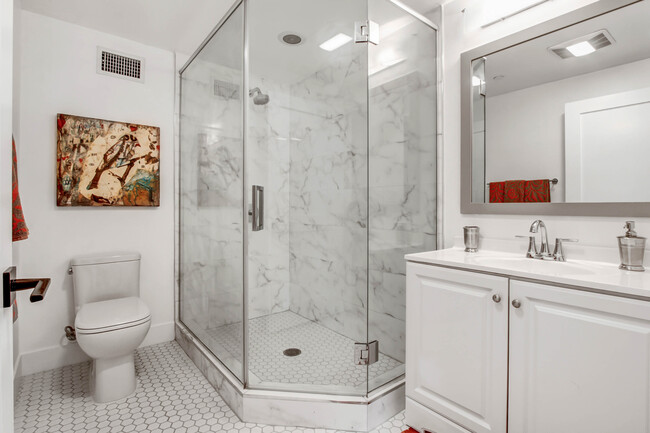 The BW by CLG, ucla, 1168 S Barrington Ave, Los Angeles, CA 90049, USA, Photo:13