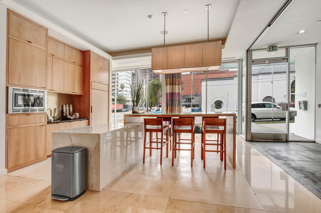 The BW by CLG, ucla, 1168 S Barrington Ave, Los Angeles, CA 90049, USA, Photo:14