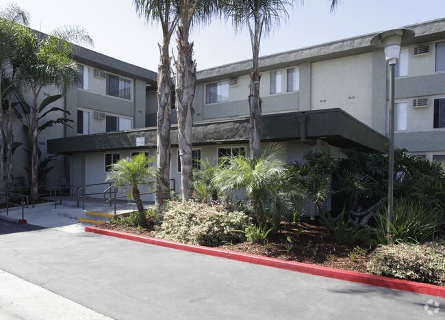 Nutwood East Apartments, csuf, 2456 E Nutwood Ave, Fullerton, CA 92831, Photo:4