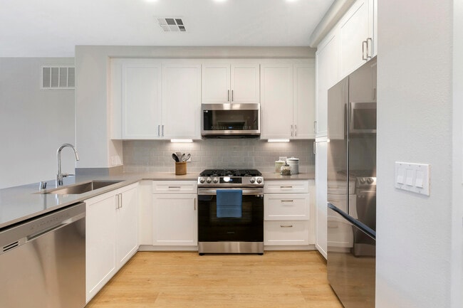 Sherman Oaks Apartments for Rent, ucla, Sherman Oaks, CA, Photo:6