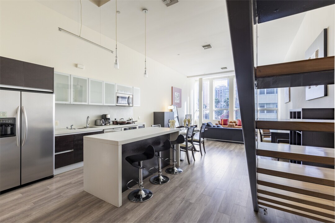 TENTEN WILSHIRE, usc, 1010 Wilshire Blvd, Los Angeles, CA 90017, USA, Photo:2