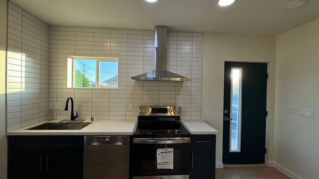 1202 61st St, undefined, 1202 61st St, Oakland, CA 94608, Photo:2