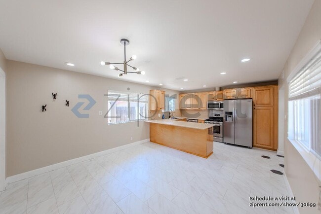 9219 Geyser Ave, csun, 9219 Geyser Ave, Los Angeles, CA 91324, Photo:3