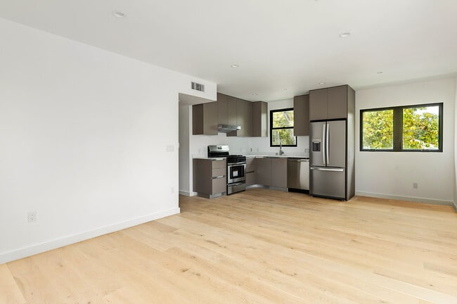 11785 Gateway Blvd, undefined, 11785 Gateway Blvd, Los Angeles, CA 90064, Photo:2