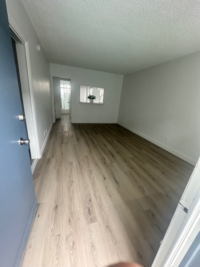 Zelzah Avenue Apartments, csun, 10331 Zelzah Ave, Northridge, CA 91326, Photo:1