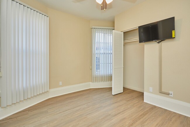 Victorian @ 11th Place, usc, 1840 11th Pl, Los Angeles, CA 90006, USA, Photo:4