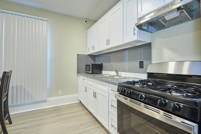 Victorian @ 11th Place, usc, 1840 11th Pl, Los Angeles, CA 90006, USA, Photo:6