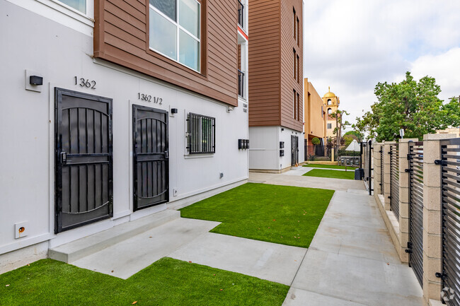 1360 W 35th Student Housing, undefined, 1360 W 35th St, Los Angeles, CA 90007, USA, Photo:2