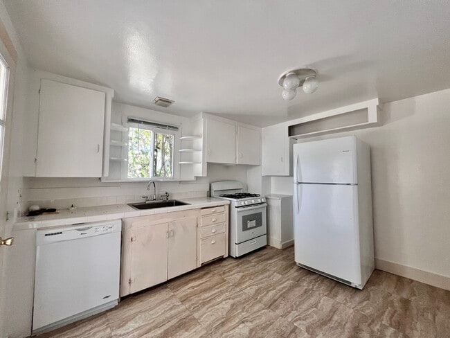 334 45th St, undefined, 334 45th St, Oakland, CA 94609, Temescal, Photo:2