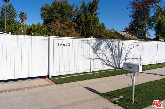 18643 Strathern St, csun, 18643 Strathern St, Los Angeles, CA 91335, Photo:2