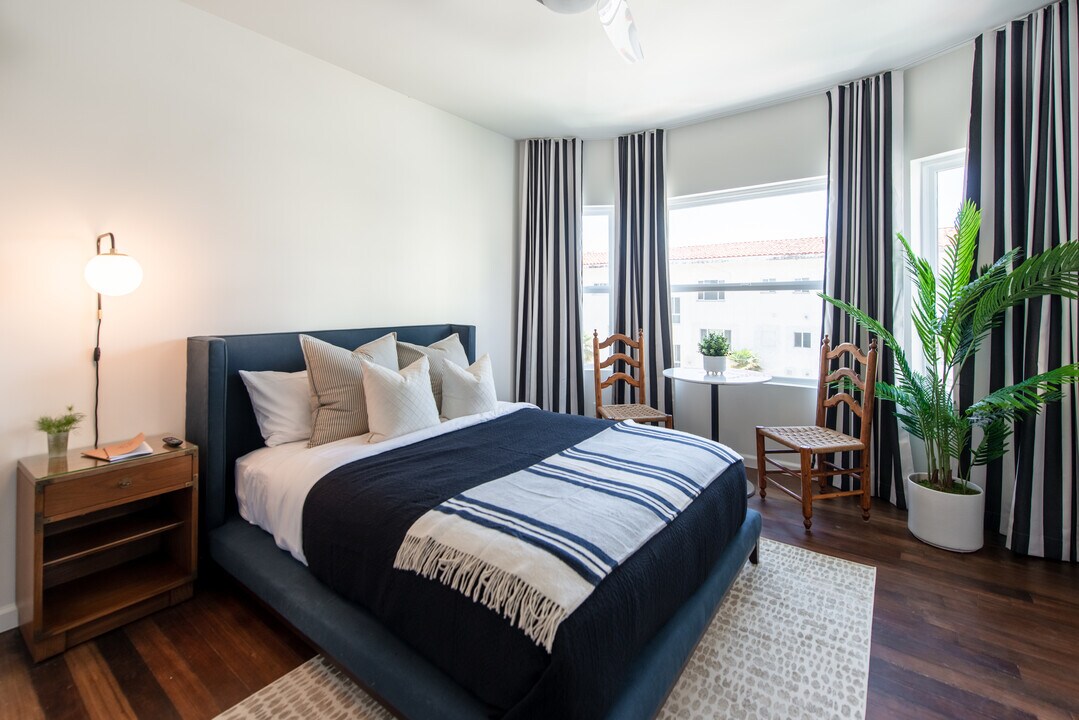 The Purser, smc, 1659 Ocean Front Walk, Santa Monica, CA 90401, Photo:1