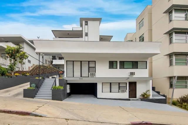 542 Glenrock exterior