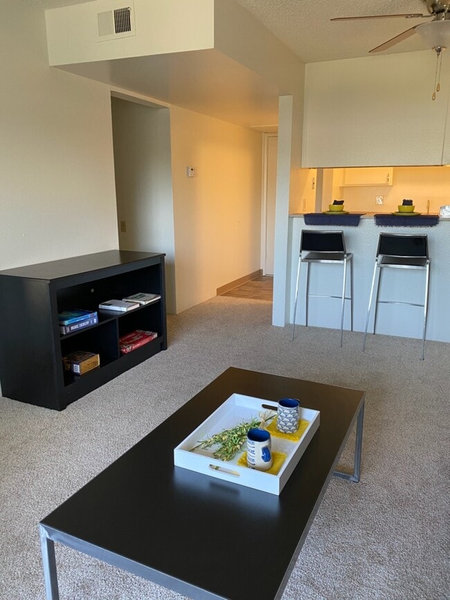 Oxford Parkside Apartments, undefined, 1424 Wake Forest Dr, Davis, CA 95616, Photo:2