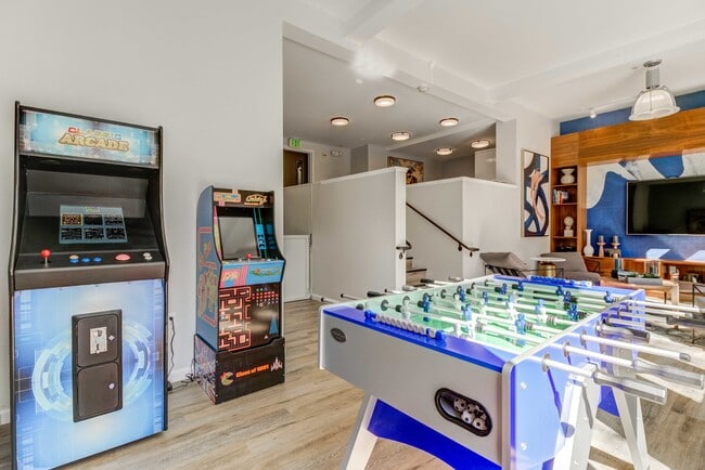 Hillside Village, undefined, 1801 Shattuck Ave, Berkeley, CA 94709, Photo:1