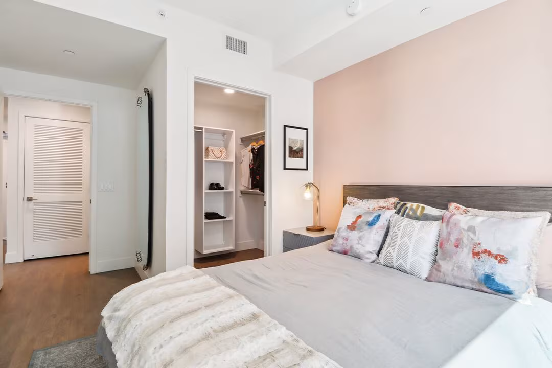 Alina, usc, 700 W 9th St, Los Angeles, CA 90015, USA, Photo:1